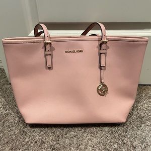 🚨🚨 PRICE DROP 💕💕Michael Kors Solid Blush tote💕💕